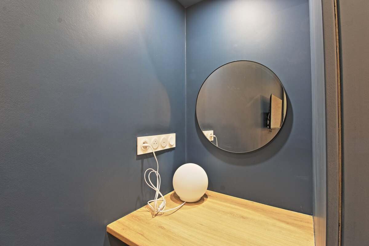 Chambre rénovée vue 2 — Littra