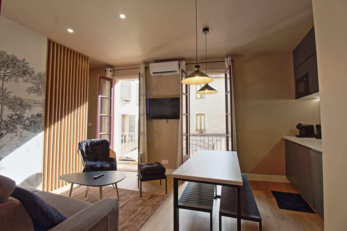 Salon rénové vue 2 — Littra