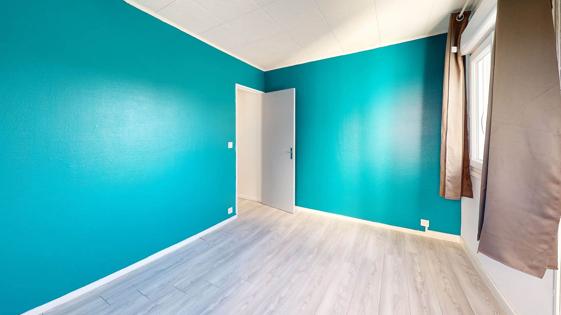 Chambre avant rénovation — Alama