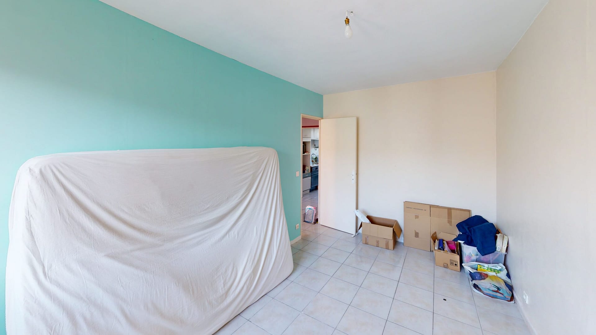 Chambre avant rénovation — Raya
