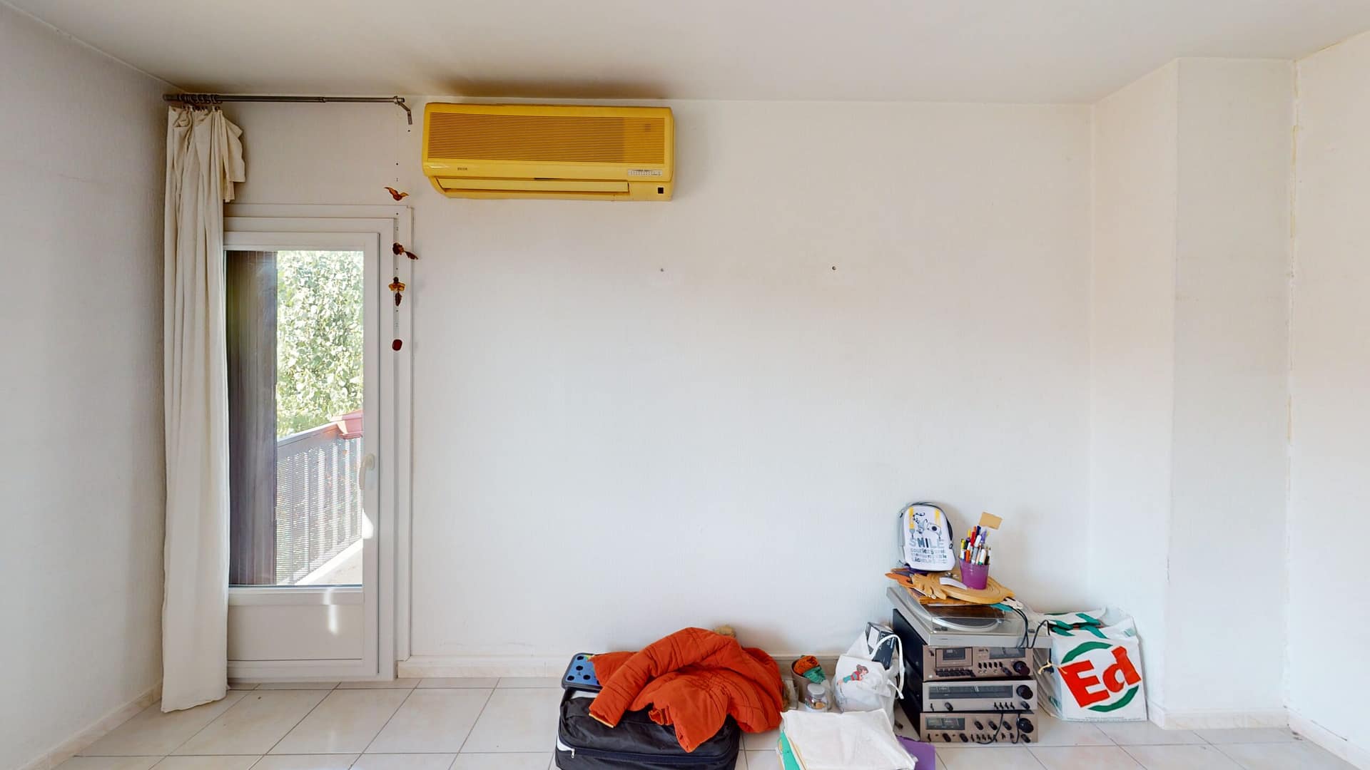 Chambre avant rénovation — Raya