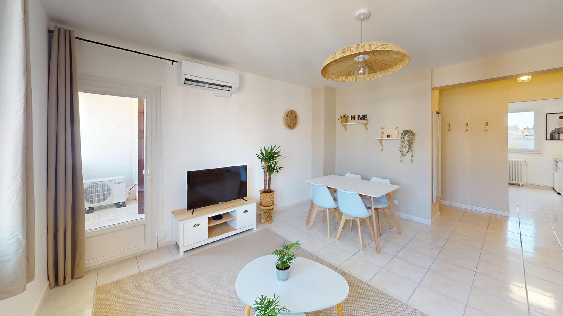 Séjour rénové — appartement Raya, Montpellier