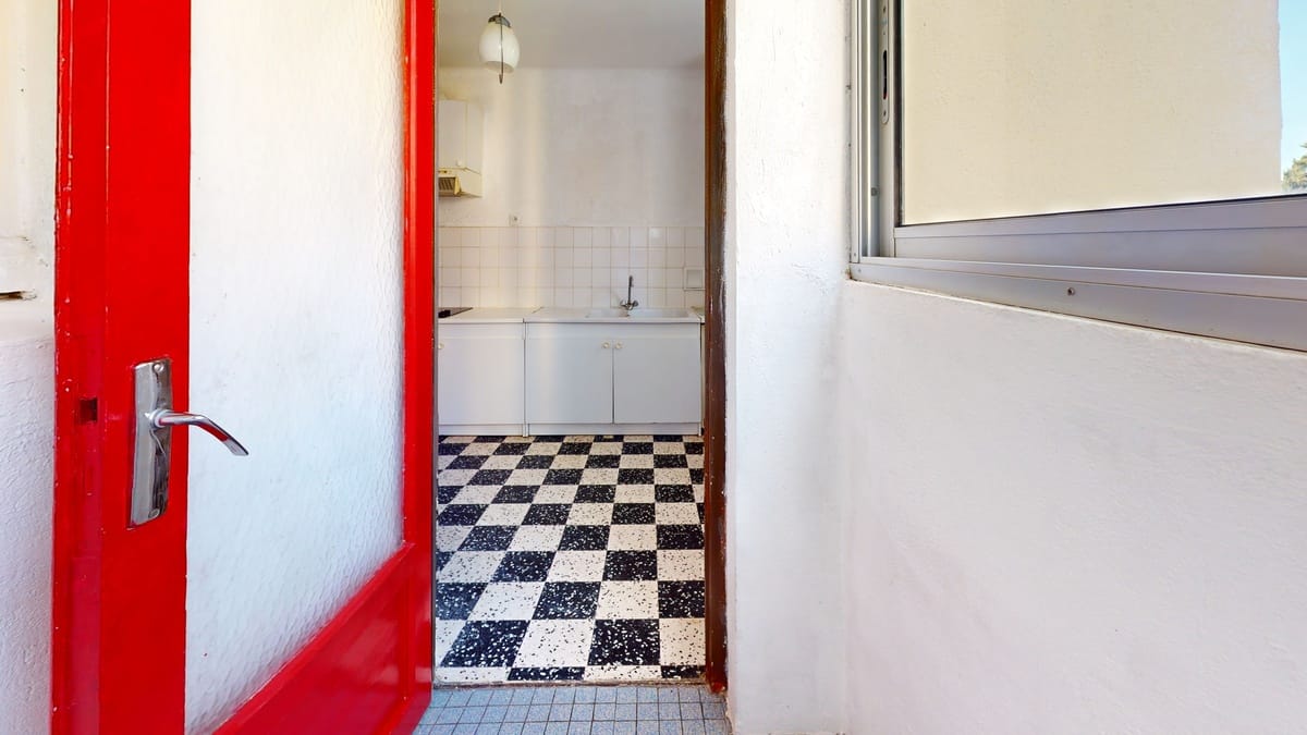 Salle de bain avant rénovation — Baldia