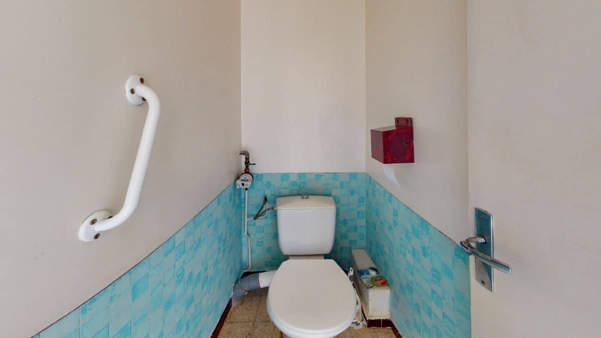Salle de bain avant rénovation — Abriva